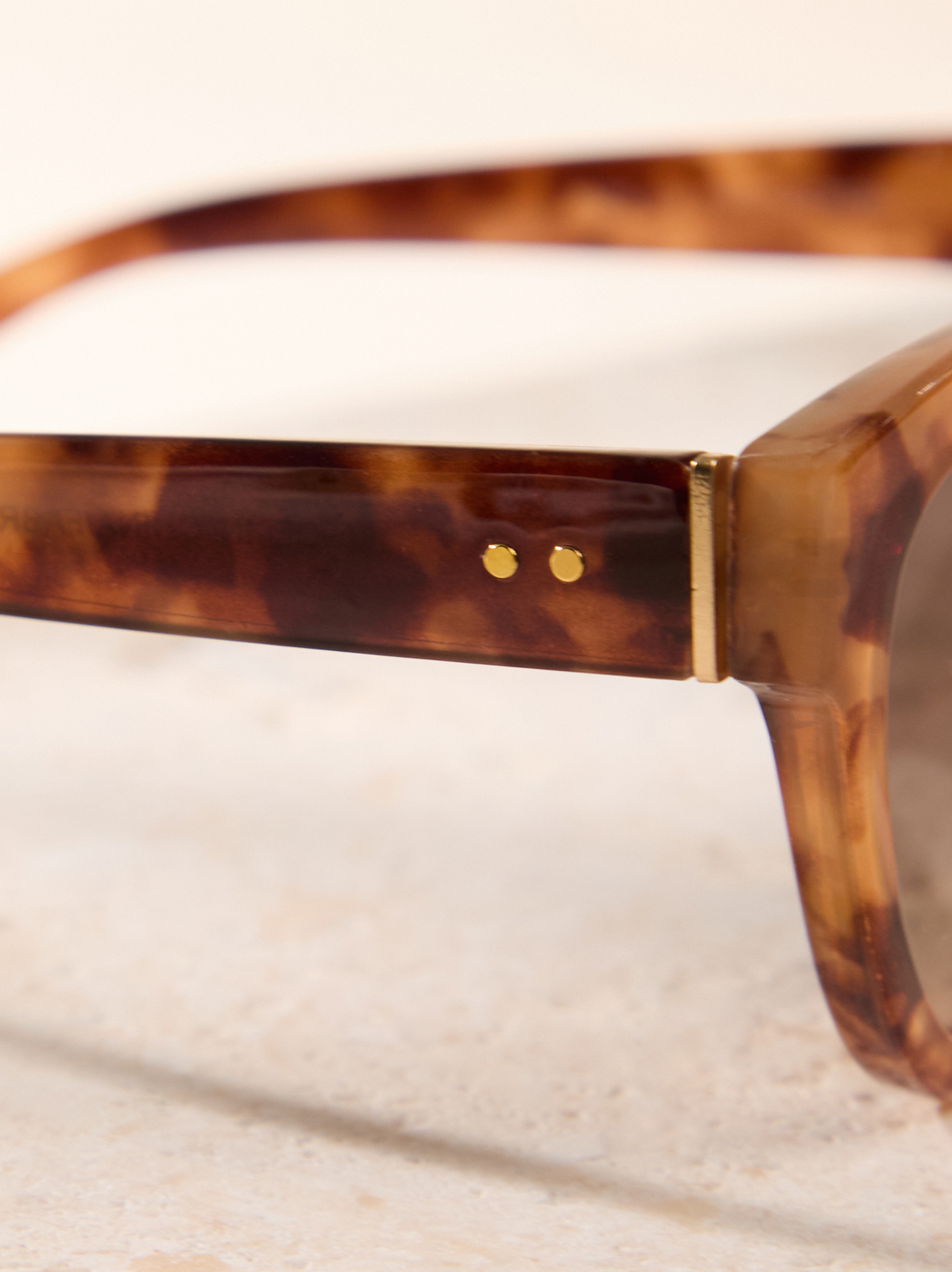 Moxie Cat-Eye Sunglasses in Tortoise | Altar'd State