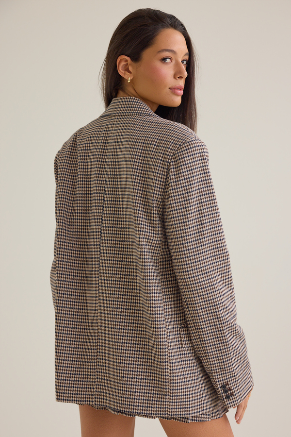 Betty Plaid Blazer Detail 5 - Altar'd State