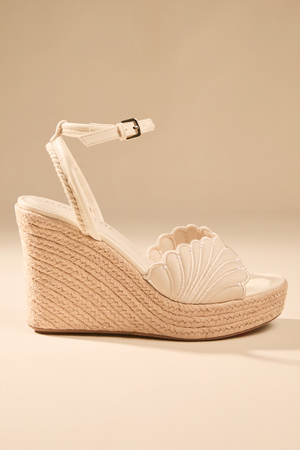 Aryell Shell Wedges - Altar'd State - 