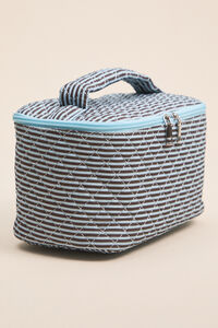 Coastal Breeze Makeup Bag Detail 2 - Altar'd State