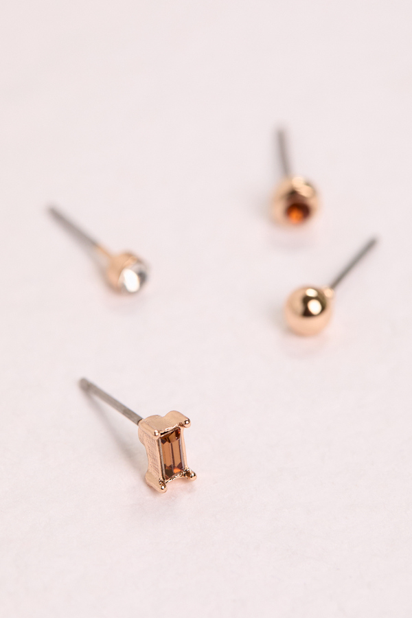 Pearl & Gold Stud Earring Pack Detail 2 - Altar'd State