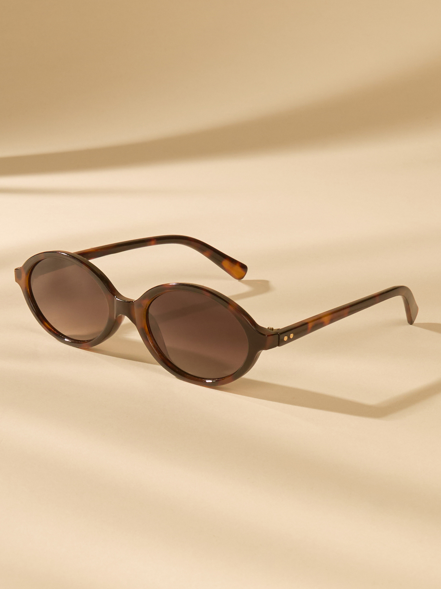 Rachel Oval Glasses in Tortoise | Altar display picture 1