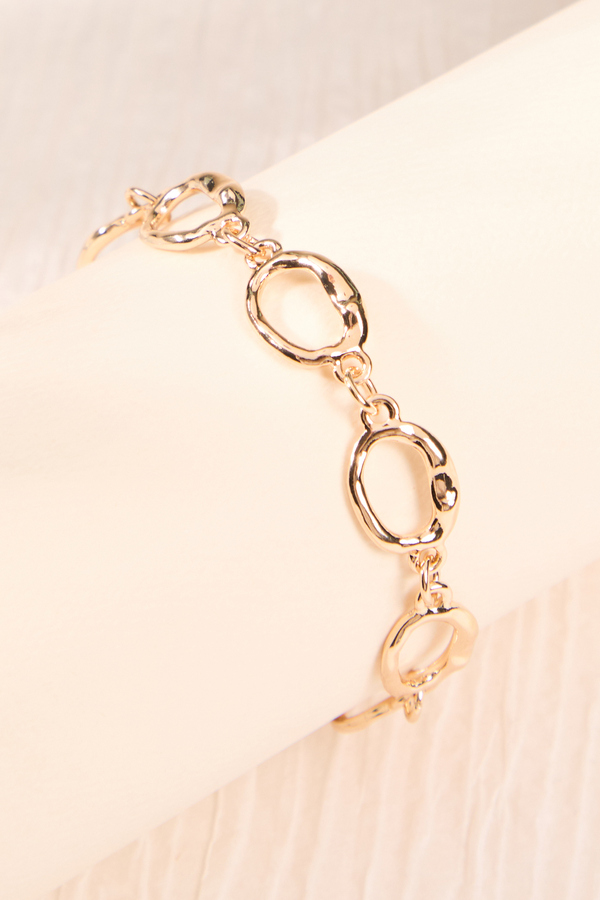 Julie Clasp Bracelet Detail 2 - Altar'd State
