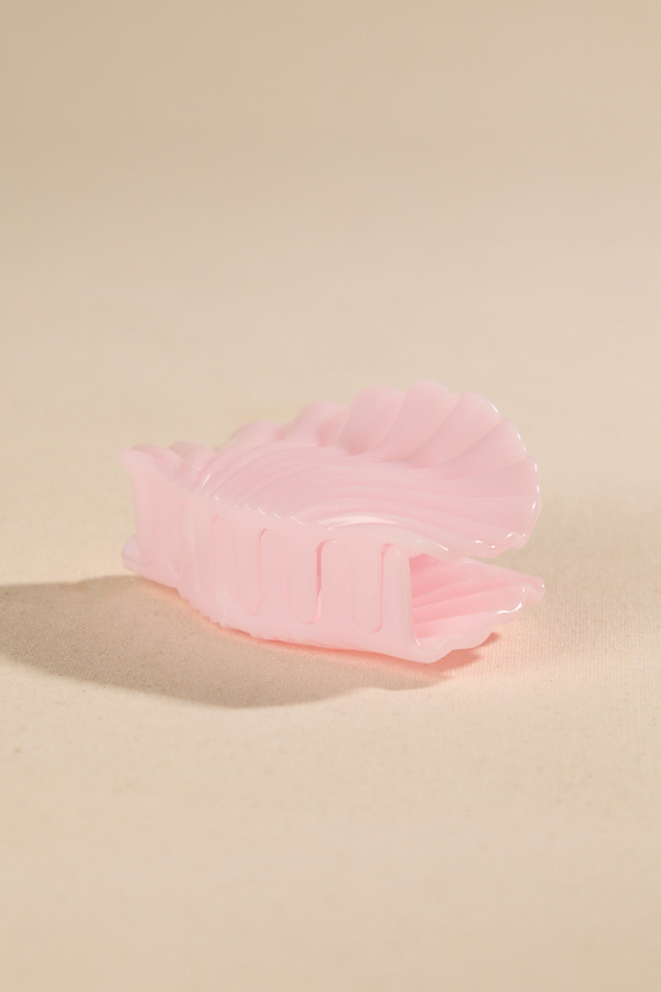Seashell Claw Clip Detail 2 - Altar'd State