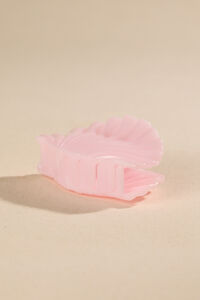 Seashell Claw Clip Detail 2 - Altar'd State