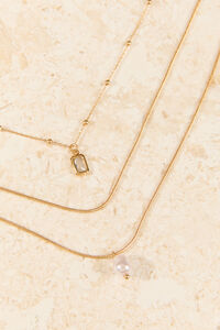 18K Gold Layered Pearl Necklace Detail 2 - Altar'd State