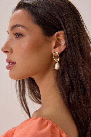 Claire Pearl Dangle - Altar'd State