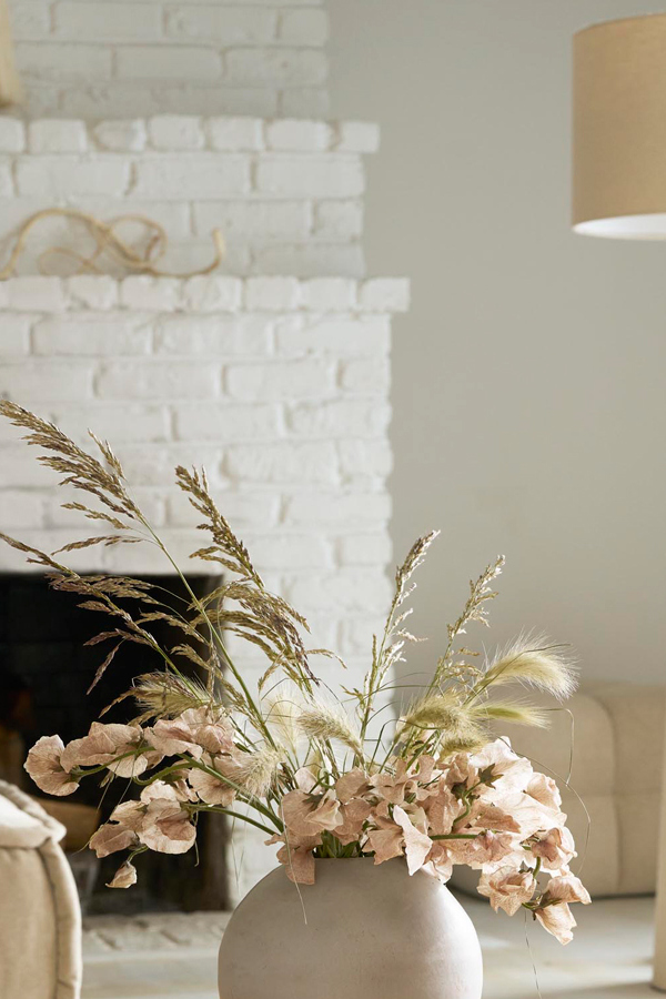 Elsie Boucle Floor Lamp Detail 8 - Altar'd State