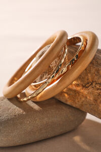 Bonnie 4PK Wood Bangle Detail 2 - Altar'd State