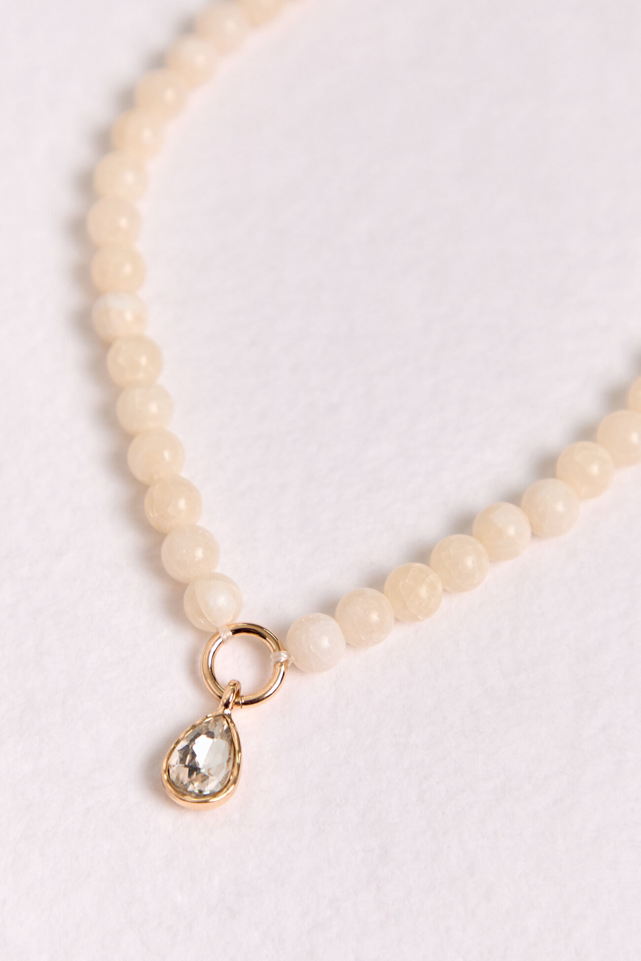 Evelyn Milky Necklace