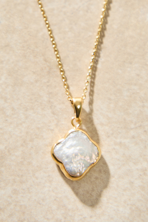 Pearl Clover Necklace Detail 2 - Altar'd State