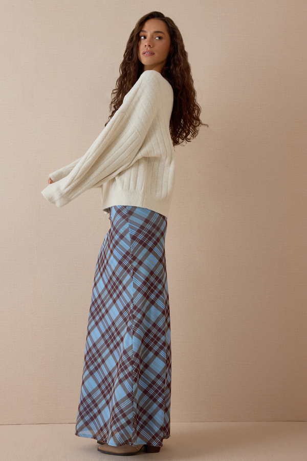 Maislynn Oversized Rib Sweater Detail 2 - Altar'd State