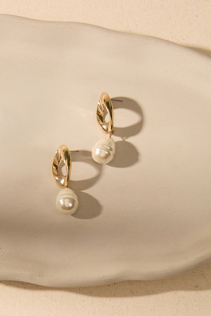 Claire Pearl Dangle - Altar'd State