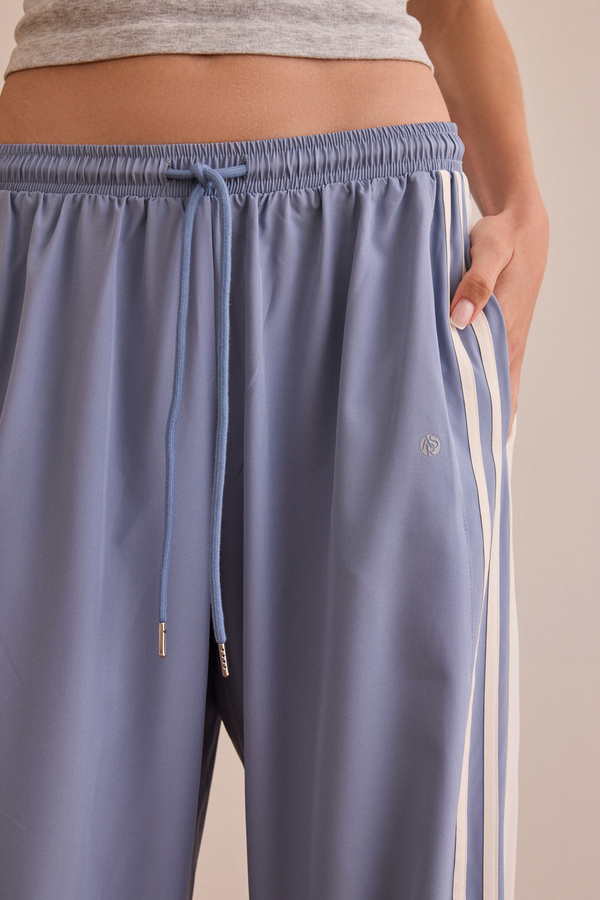 Run This Back Side Stripe Pant Detail 3 - Altar'd State