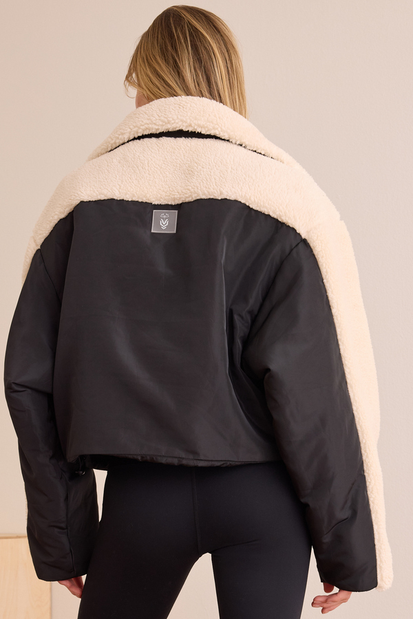 Cloud Peak Puffer Sherpa Jacket Detail 5 - Altar'd State