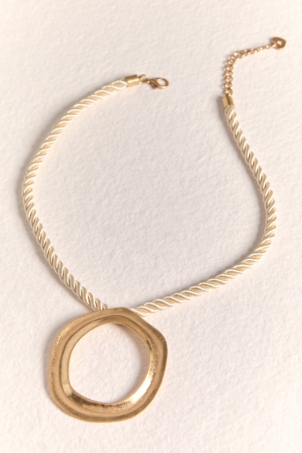 Alyson Circle Necklace Detail 2 - Altar'd State