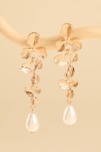Textured Flower Pearl Dangle - Altar'd State