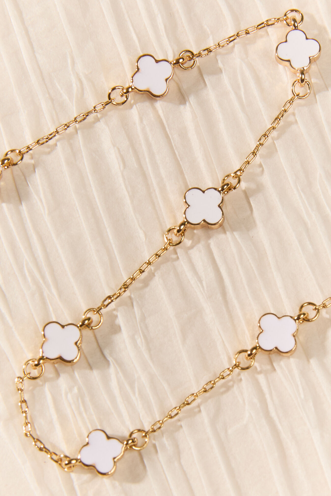 18K Gold Dainty Clover Choker