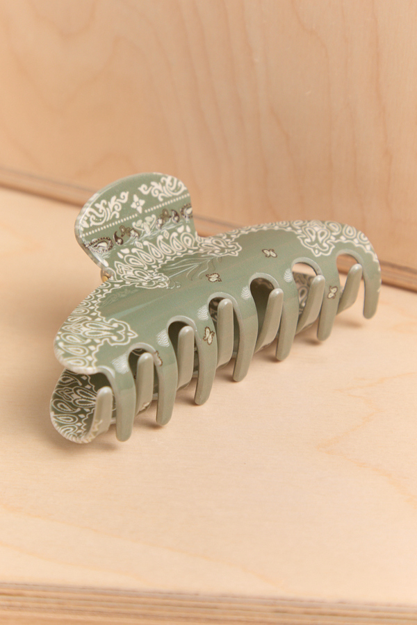 Game On Bandana Hair Clip Detail 2 - Altar'd State