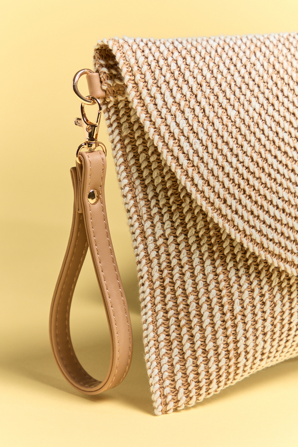 Woven Envelope Crossbody Detail 4 - Altar'd State