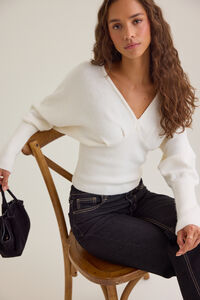 Kora Fitted V-Neck Sweater Detail 5 - Altar'd State