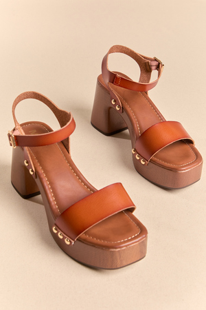 Debbie Brown Heel - Altar'd State