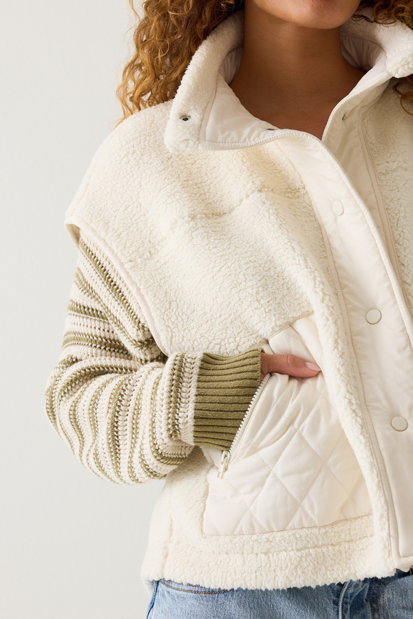 Kaia Sherpa Vest Detail 2 - Altar'd State