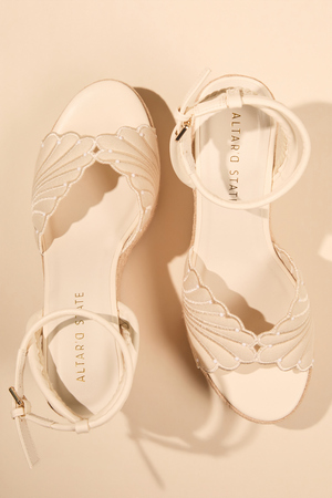 Aryell Shell Wedges - Altar'd State - 