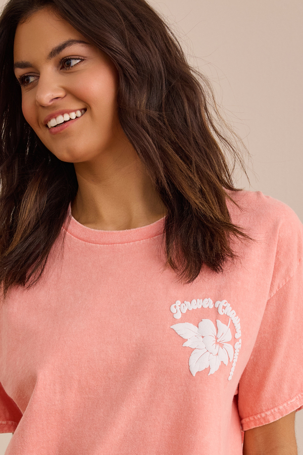 Forever Chasing Sunsets Graphic Tee Detail 2 - Altar'd State