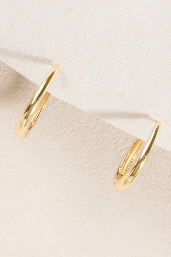 Olivia Oval Gold Hoops Detail 3 - Altar'd State