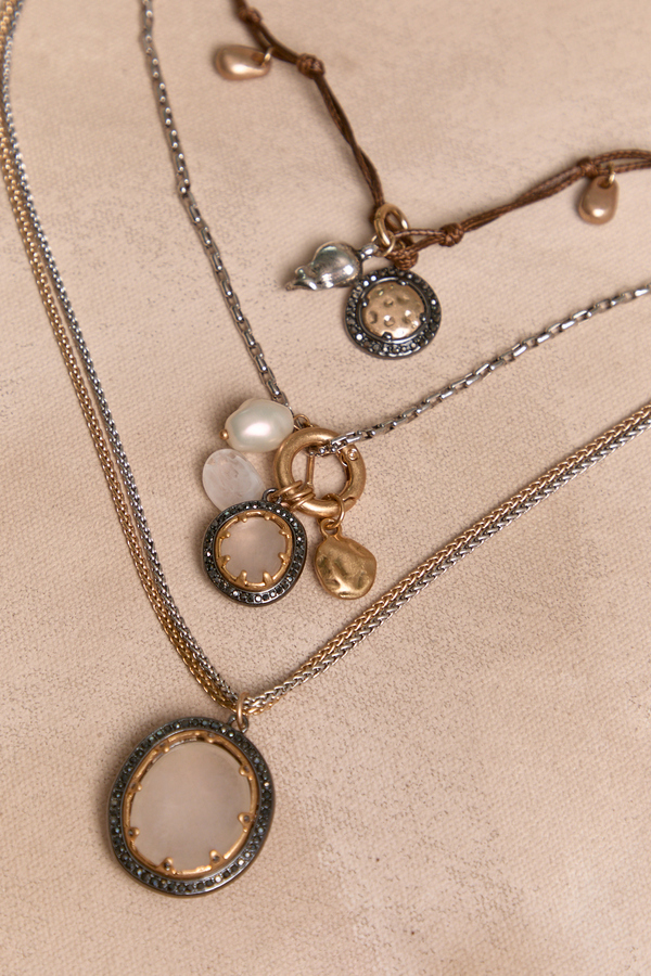 Jodie Mixed Metal Necklace Set Detail 3 - Altar'd State
