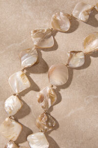 Seashell Flower Statement Necklace Detail 3 - Altar'd State