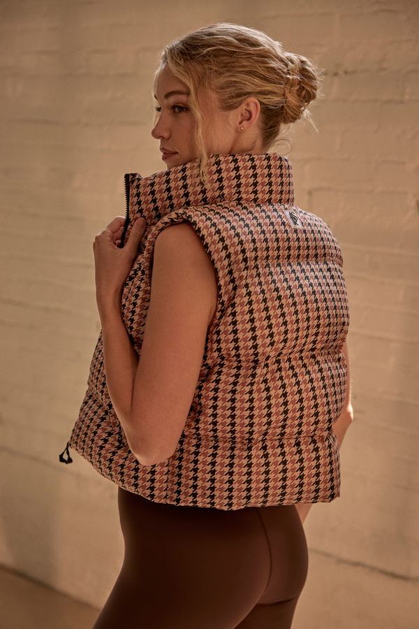 Houndstooth Scout Puff Vest Detail 4 - Altar'd State