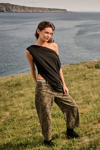 Winslet Camo Barrel Pant Detail 2 - Altar'd State