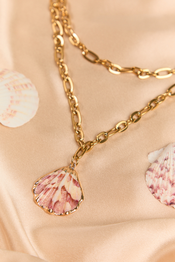 Double Layered Shell Necklace Detail 2 - Altar'd State
