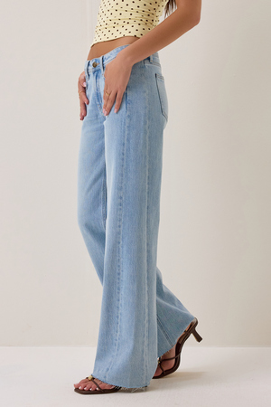 Delilah Low Rise Jeans - Altar'd State