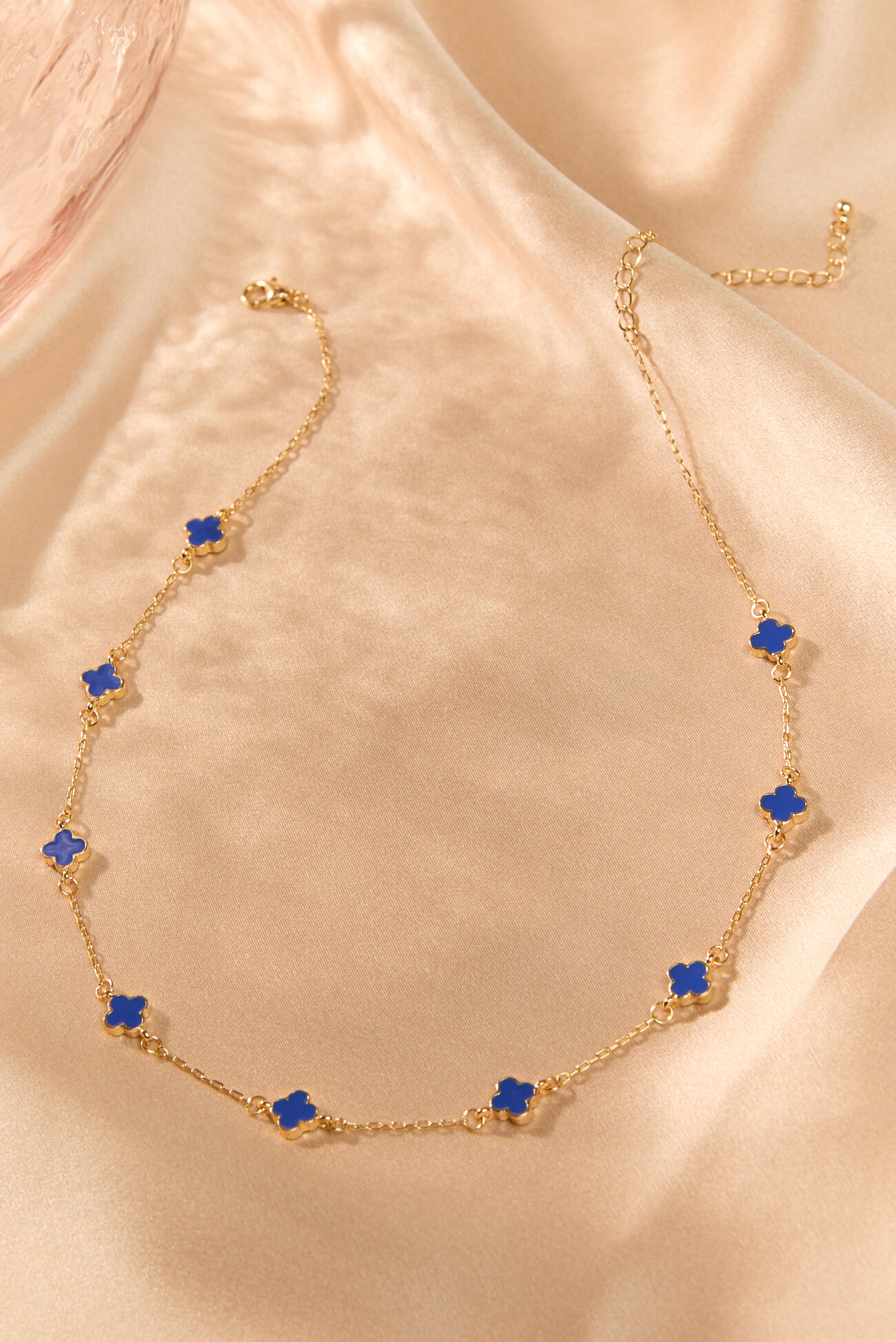 18K Gold Dainty Clover Choker