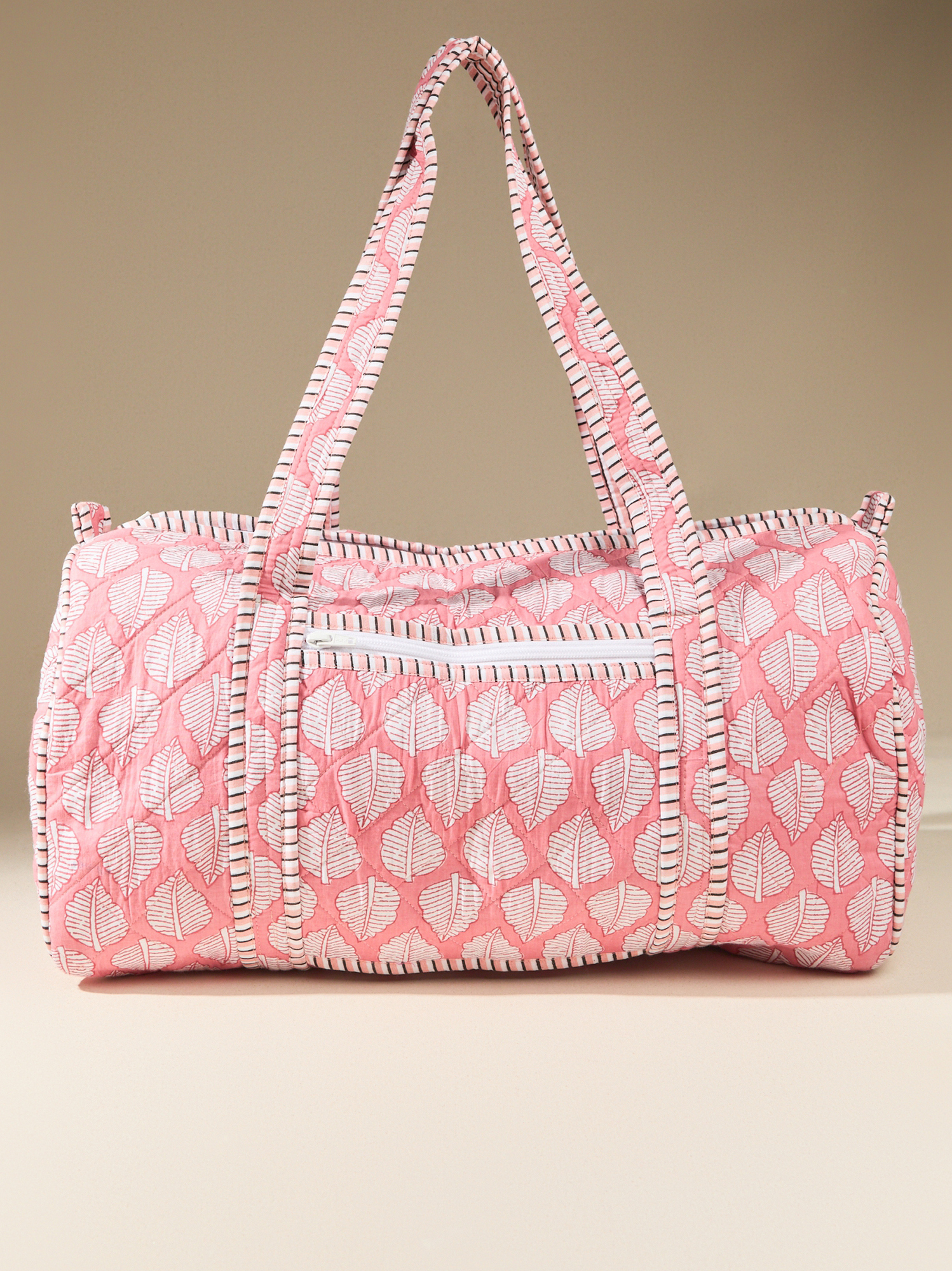 Coral Tropics Duffel Bag in Coral & Ivory | Altar'd State
