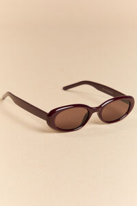 Amelia Oval Sunglasses Detail 2 - Altar'd State