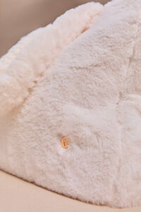 Alpine Plush Tote Detail 2 - Altar'd State