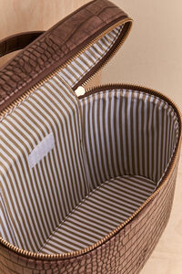 Locker Croc Beauty Case Detail 5 - Altar'd State