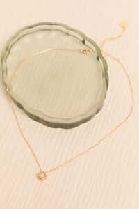 18K Gold Glitz Clover Necklace Detail 2 - Altar'd State
