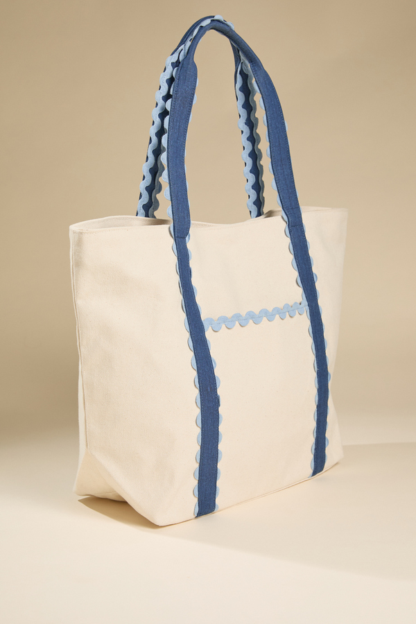 Ric Rac Boat Tote Detail 3 - Altar'd State