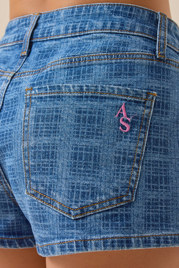 Elsie Plaid Denim Shorts Detail 6 - Altar'd State