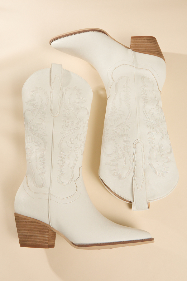 Amaya Western Boots Detail 5 - Altar'd State