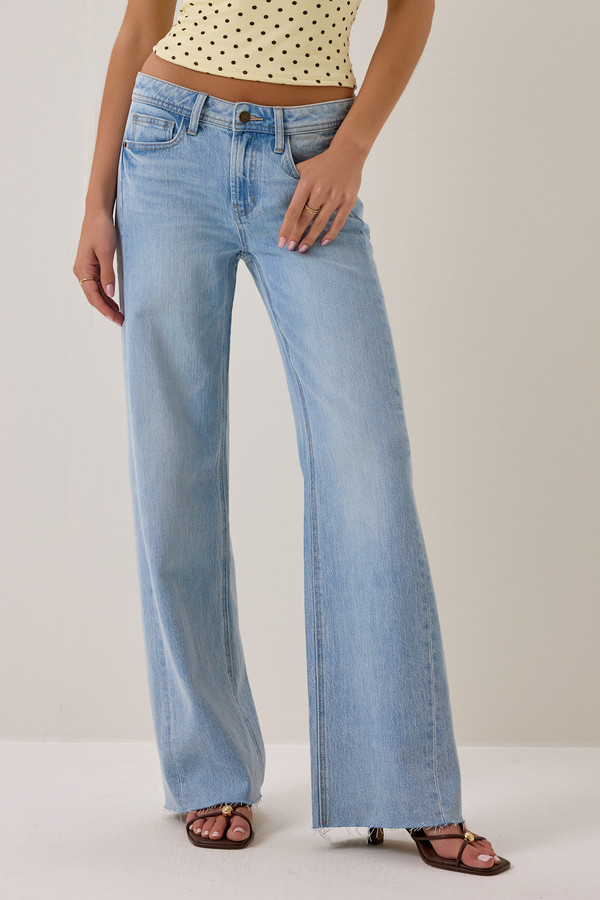 Delilah Low Rise Jeans Detail 2 - Altar'd State