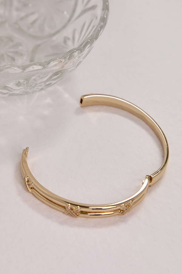 Criss-Cross Bangle Bracelet Detail 2 - Altar'd State