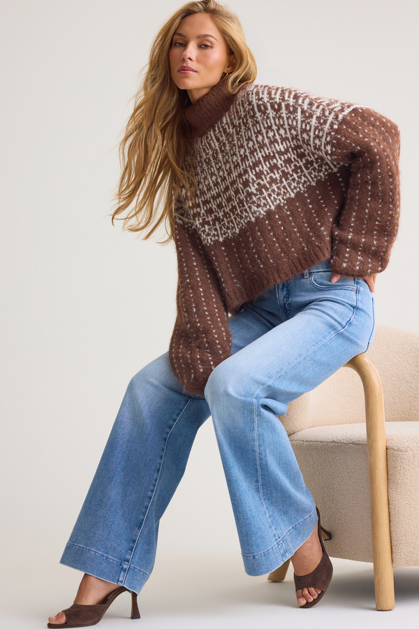 Asia Double Button Jeans Detail 6 - Altar'd State
