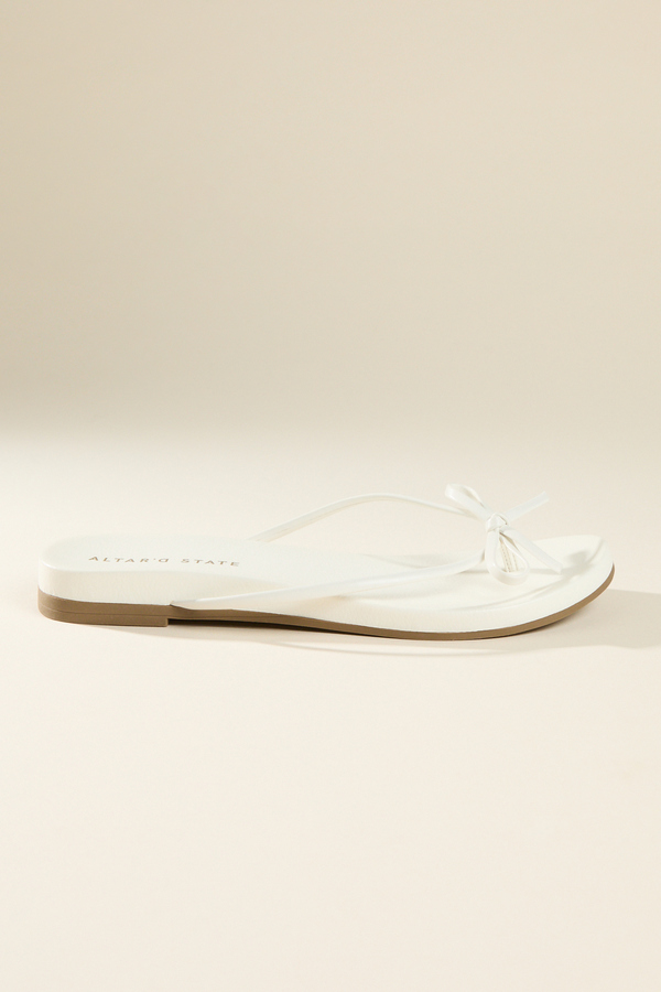 Michelle Bow Sandals Detail 3 - Altar'd State