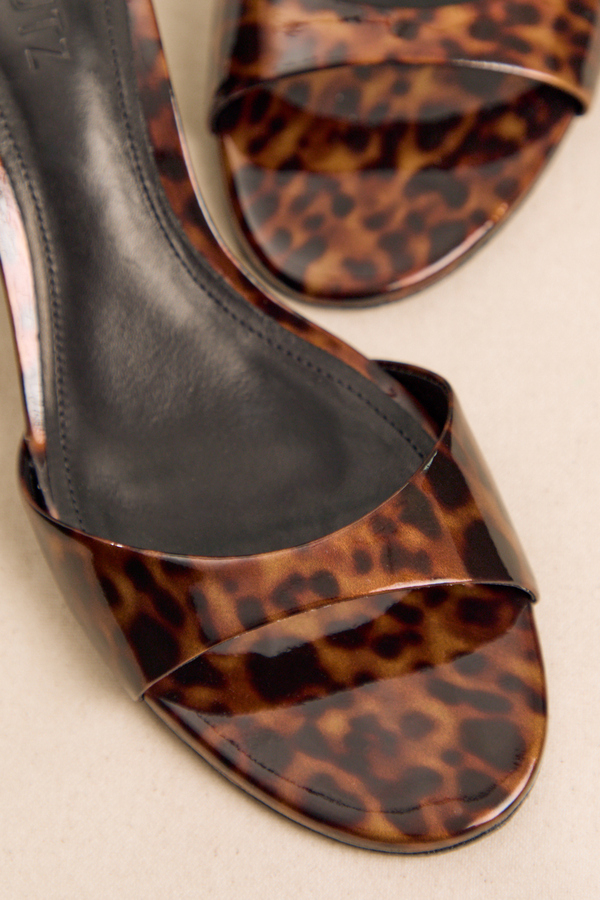 Naomi Mid Heel Detail 3 - Altar'd State